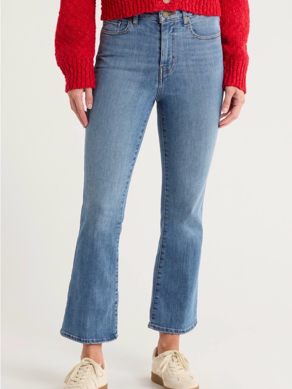Women's FRAME Le Crop Boot—medium-light wash. Worn once—great condition.